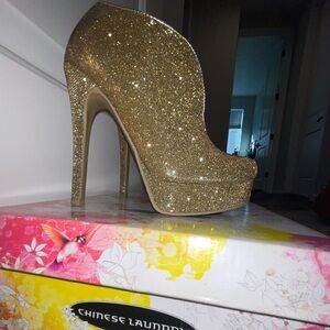 Chinese Laundry Women's Lickety Split Gold Sparkle Heeled Booties
